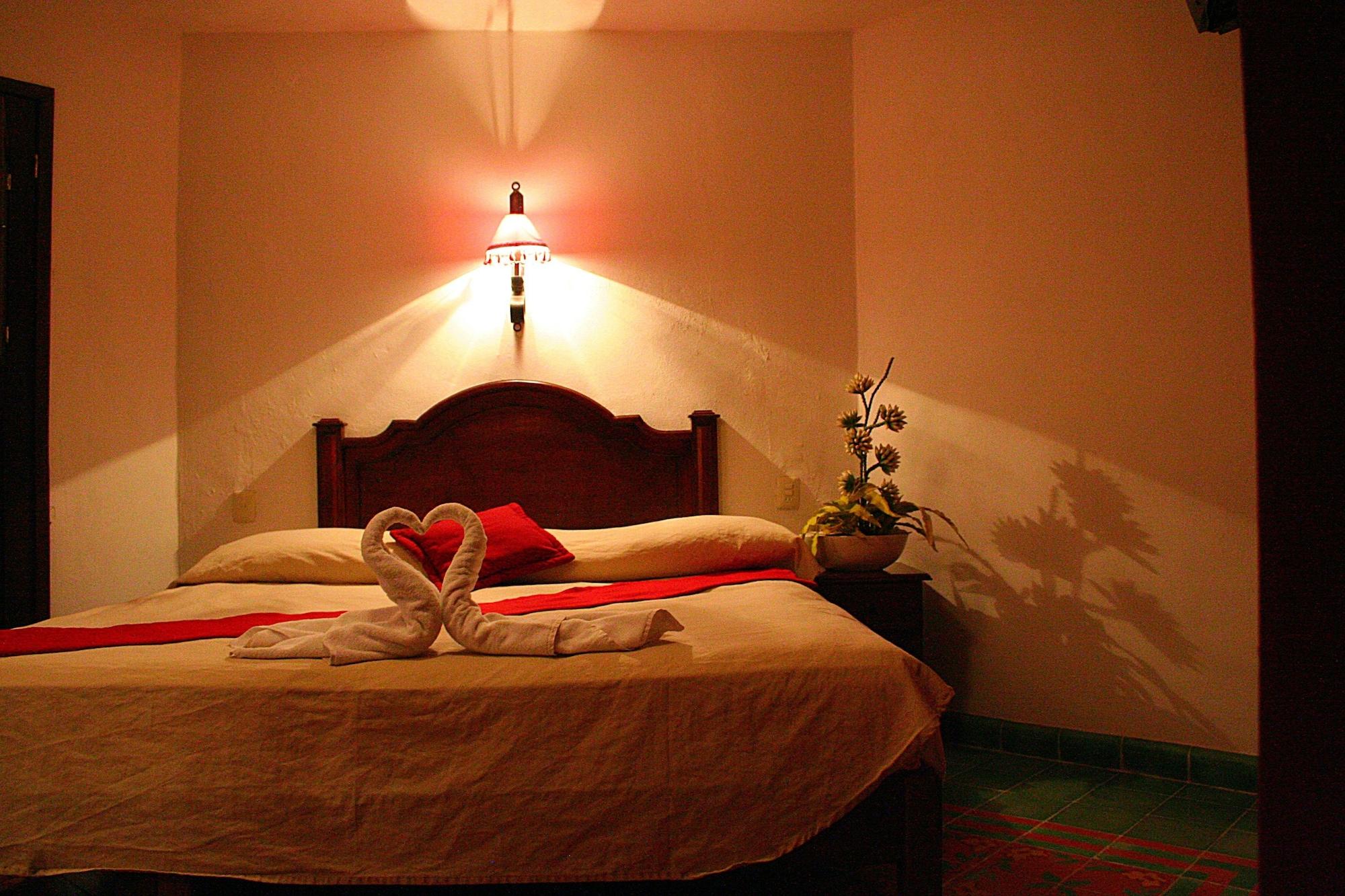 La Aurora Hotel Colonial Valladolid  Kültér fotó