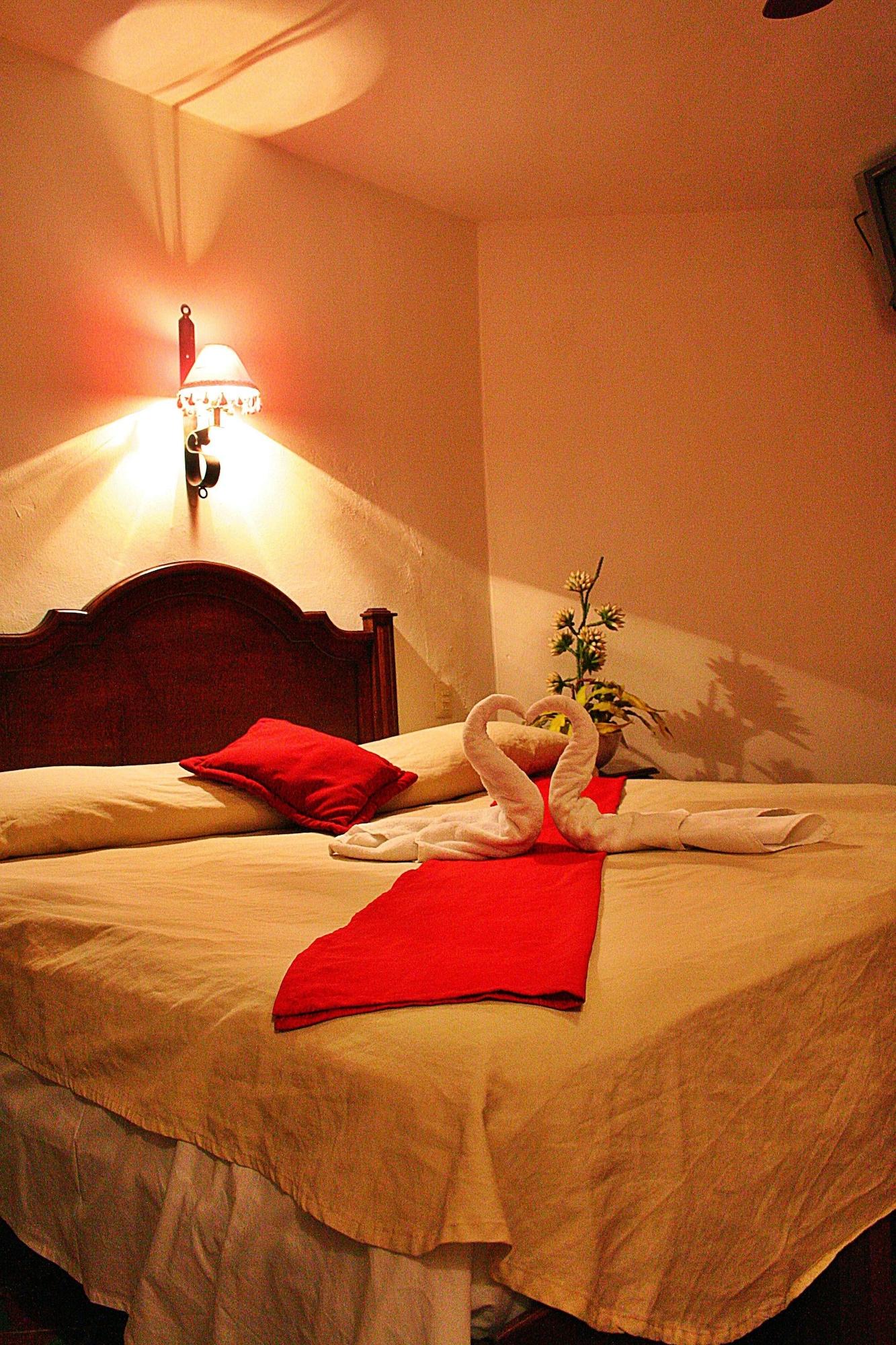 La Aurora Hotel Colonial Valladolid  Kültér fotó