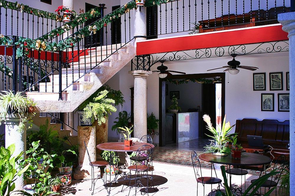 La Aurora Hotel Colonial Valladolid  Kültér fotó