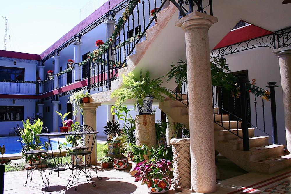 La Aurora Hotel Colonial Valladolid  Kültér fotó