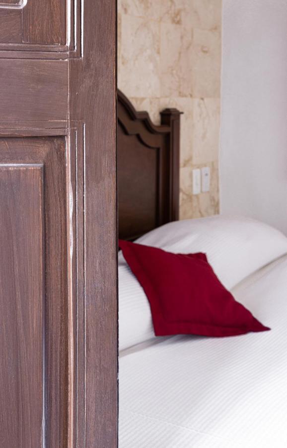 La Aurora Hotel Colonial Valladolid  Kültér fotó